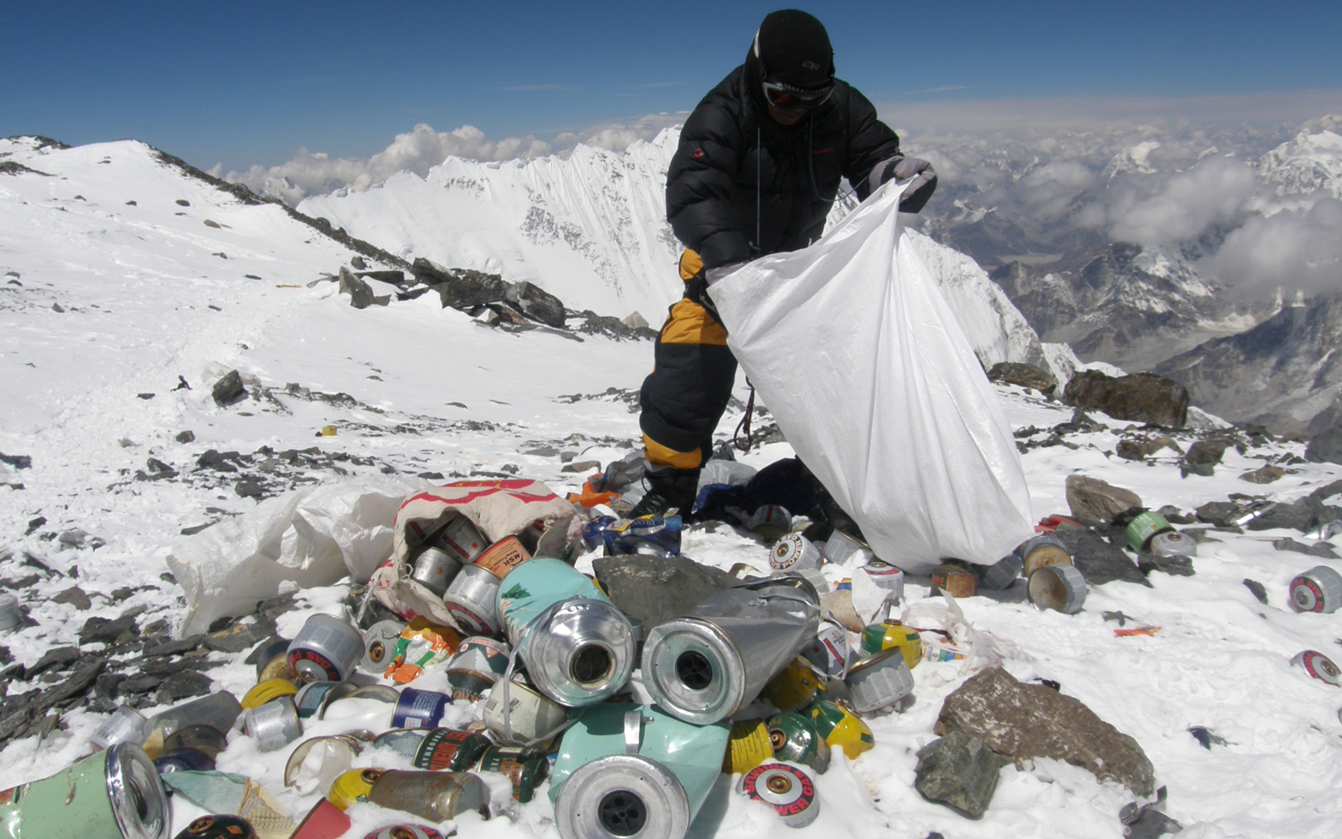 Sherpa cleans up Everest.